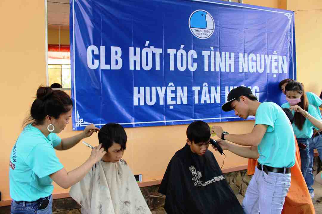 Chiêm bao thấy cắt tóc miễn phí cho trẻ em lang thang cơ nhỡ